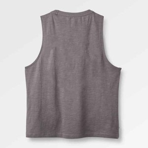 Camiseta sin mangas deportiva para hombre, transpirable, de poliéster, cuello redondo, tejido sólido, 100% poliéster. - Product Image 3