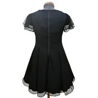 Robe midi décontractée noire à pois suisses en maille, col en V, boutonnée sur le devant, manches courtes volantées, taille empire, robe d'été