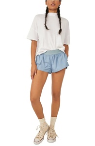 Shorts de yoga personnalisés pour femmes, taille haute élastique, coupe ample, sportifs, séchage rapide, en polyester et nylon, couleur unie, style jupe - Product Image 2