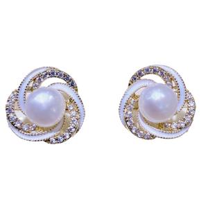 ต่างหูมุกน้ำจืดแท้ทรงเกลียวฝรั่งเศส รุ่นใหม่ ปี 2025 ประดับเพชรซิคอนไล่เฉดสี พรีเมียม เงินแท้ S925 ยี่ห้อ Zhuji - Product Image 5