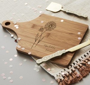 Tabla de cortar de madera artesanal india ecológica con diseño único para uso decorativo en la cocina del hogar, procedente de la India. - Product Image 4