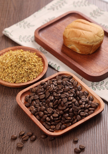 Durable Acacia Wooden Tray Polished Metal Handles Eco-Friendly Dishwasher Safe Antique Imitation Design Art Tableware - Product Image 4