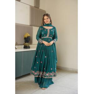 Robe Anarkali traditionnelle indienne, tenue élégante prête à porter, avec une essence indienne intemporelle pour les soirées festives. Robe Anarkali. - Product Image 1
