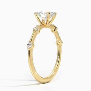 Bague solitaire chic en diamant de laboratoire taille ovale, sertie clos, design moderne et minimaliste, protection intégrée - Product Image 2