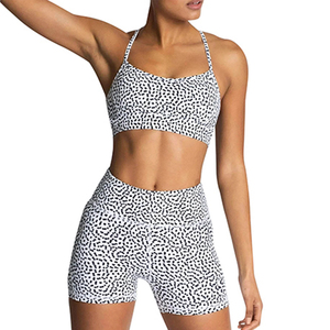 Ensemble de sport et yoga grande taille pour femmes, personnalisable avec logo, soutien-gorge et short de sport, vente en gros sous marque privée - Product Image 5