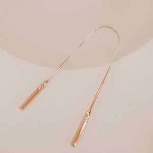 Nettoyeur de langue en cuivre avec manche en métal, design minimaliste pour l'hygiène buccale - Product Image 2