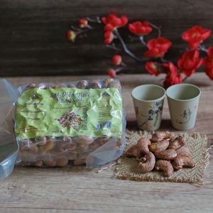 Organic Premium Cashew Nuts Vietnam Wholesale W180 Roasted 12 Months Shelf Life Dong Phu Brand Competitive Price 500g <b>Vacuum</b> <b>Bag</b> - Product Image 1