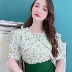 Blusa al por mayor para mujer con estampado floral, cuello plisado con volantes, manga corta y botones frontales, ideal para uso diario en la oficina y tiendas minoristas. - Product Image 5