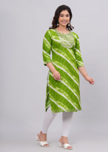 ชุดคุर्ติสีเขียวพิมพ์ลายสำหรับผู้หญิง พร้อมปักลายที่คอเสื้อ แขน 3/4 สไตล์ลำลองแบบชาติพันธุ์ ทรงตรง เหมาะสำหรับใส่ในชีวิตประจำวันและใส่ไปทำงาน - Product Image 6