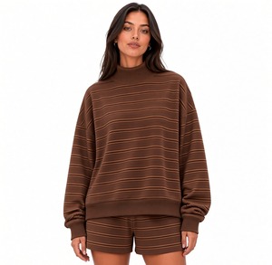 Conjunto de Sudadera y Pantalones Cortos Casuales para Mujer, Sudadera Holgada con Hombros Caídos y Cuello Alto, Pantalones Cortos Ligeros y Cómodos - Product Image 6