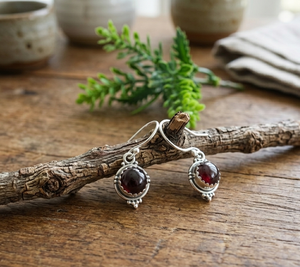 Pendientes colgantes de granate natural, plata de ley 925, hechos a mano, estilo bohemio, con gancho, para mujer, joyería de piedras preciosas, regalo para aniversario. - Product Image 1