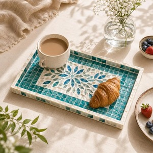 Bandeja Rectangular de Ratán de Alta Calidad con Incrustaciones de Madreperla y Asa Superior con Diseño Floral para el Hogar - Product Image 6