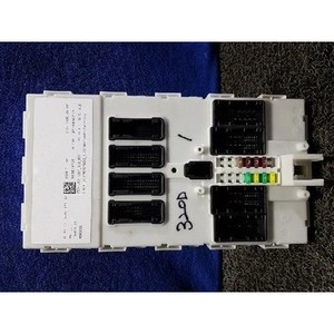 ECU และโมดูลคอมพิวเตอร์มือสองสำหรับรถยนต์ซีรีส์ 3 รุ่น 939517102 - Product Image 1