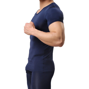 T-shirt de compression respirant personnalisé pour homme, idéal pour la course, l'entraînement sportif et la gym – Meilleur prix - Product Image 4