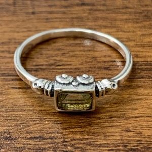 Bague en citrine 1,8 grammes, accessoire de bijouterie élégant - Product Image 1