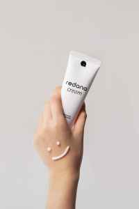 [DANA] Crema Redana 70ml Vegana para Rostro y Cuerpo de Bebé, Hidratante y Nutritiva de Uso Diario en Tubo, con Ginseng Rojo, Sin Perfume, Calmante, con Péptidos, Para Todo Tipo de Piel - Product Image 2