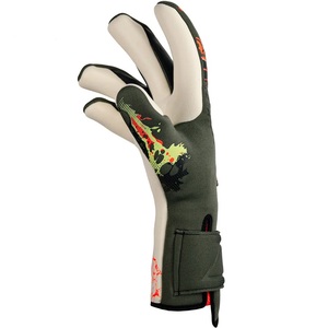 ถุงมือฟุตบอลพิมพ์ลายแบบ Sublimation ดีไซน์ทรง Negative Cut ป้องกันข้อมือแบบขยายได้ สำหรับผู้ชายและผู้หญิง ถุงมือผู้รักษาประตูฟุตบอล - Product Image 6