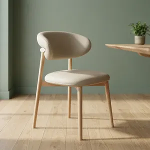 Voici le titre de la chaise en 120 lettres : **Chaise de salle à manger rembourrée beige courbée avec pieds en bois de chêne clair, style mid-century** - Product Image 3