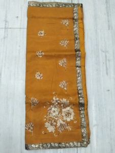 Colecciones Shubham, Elegancia Atemporal, Última Moda en Saris Indios, Tela de Chifón con Patrón Floral, Bordado Intrincado con Lentejuelas - Product Image 2