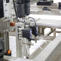 Machine de remplissage de parfum de précision à 3 axes Yide XYZ, précision ±0,5g, contrôlée par PLC, en acier inoxydable SUS316, pour usine d'aromathérapie