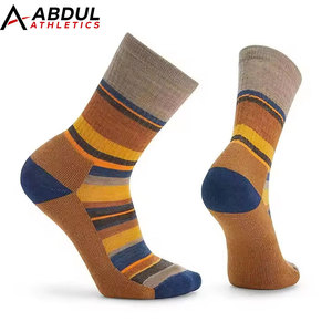 ถุงเท้าลำลองผ้าเนื้อนุ่มน้ำหนักเบา ดีไซน์แบบ unisex สำหรับใส่ทำงาน ใส่ที่บ้าน และเข้ากับชุดลำลอง ถุงเท้ากีฬาที่สวมใส่สบาย - Product Image 1