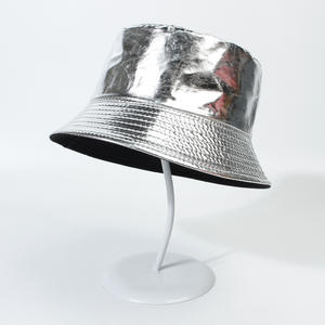 Sombrero de Pescador Impermeable de Cuero Brillante con Patrón de Letras Vintage, Estilo Urbano para Viajes al Aire Libre - Product Image 6