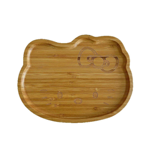 Plateau de service en bois en forme d'animal mignon avec motif de dessin animé gravé, bord surélevé, pour desserts, collations et fruits, idéal pour la maison, la cuisine et les restaurants - Product Image 2