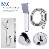 Pommeau de douche carré avec flexible de douche renforcé, support métallique et petite vanne mélangeuse électroplaquée