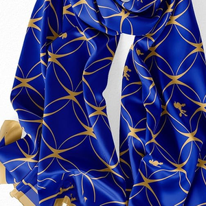 ชุดผ้าพันคอ หมวกบีนนี่ และถุงมือสำหรับฤดูหนาว รุ่นพรีเมียม Sigma Gamma Rho Circle น้ำหนักเบา ผลิตจากอะคริลิก 100% สีน้ำเงินรอยัล ผสมด้ายสีทอง สำหรับชมรมนักศึกษาหญิง - Product Image 5