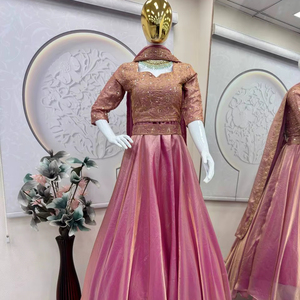 Lehenga Choli de Diseño Pakistaní para Damas de Honor, para Bodas, Fiestas y Eventos, Hecho con Tela de Seda y Algodón, para Usar en Fiestas - Product Image 1