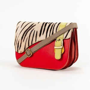 Sac à bandoulière en cuir recyclé fabriqué à la main à la mode Unique cheveux durables sur épaule métallique gland sac à main pour femmes de tous les jours - Product Image 1