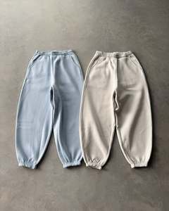 กางเกงวอร์มเอวยางยืดลำลองสำหรับผู้ชาย มีกระเป๋าข้าง สีฟ้าอ่อนและสีเบจ ผ้าฝ้าย ทรงจ็อกเกอร์ น้ำหนักปานกลาง ดีไซน์ด้านหน้าเรียบ สำหรับฤดูใบไม้ผลิ - Product Image 1