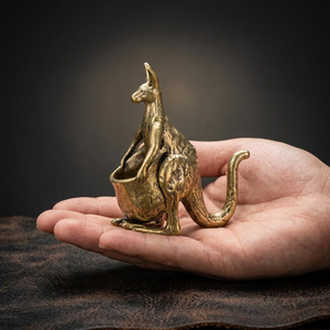 Escultura de Canguro de Latón Hecha a Mano con Bolsa, Acabado Dorado, Figura de Canguro de Metal, Estatua de Animal de la Vida Silvestre Australiana, Única - Product Image 2