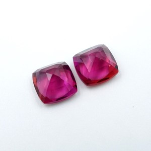 พลอยเบรลสีชมพูแดงสังเคราะห์จาก HAYAAT GEMS คู่หนึ่ง น้ำหนัก 2.10 กะรัต รูปทรงคุชชั่น 2 เม็ด สำหรับทำเครื่องประดับ - Product Image 4