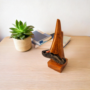 Support pour lunettes de soleil et lunettes de vue en bois massif, fait main, écologique, design moderne et durable, pour la maison et le bureau - Product Image 2