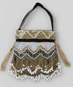 Bolso Potli de Diseño con Flecos Hechos a Mano en Rojo Escarlata y Plateado, con Cadenas, para Fiestas Nocturnas - Product Image 3