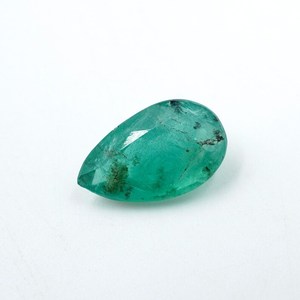 HAYAAT GEMS Esmeralda Zambiana de 1.70ct, Corte Esmeralda Verde, Facetada en Forma de Pera, 10.5x6.4x4.5MM para Joyería - Product Image 5