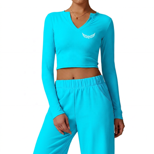 Top Corto de Manga Larga con Cuello en V para Mujer, Color Sólido, Logotipo Bordado en la Parte Delantera, Transpirable, Ropa de Yoga y Fitness, Corte Regular, Spandex y Poliéster - Product Image 5