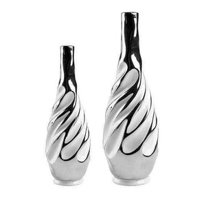 Vase en aluminium moulé, ornement résidentiel contemporain conçu pour mettre en valeur des thèmes intérieurs sophistiqués et un style artistique - Product Image 6