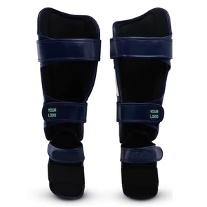 Espinilleras de fútbol con alta durabilidad, interior acolchado suave y soporte ajustable para posiciones en el campo. - Product Image 5