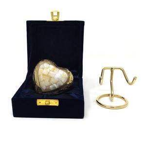 Urne souvenir coeur en laiton avec incrustation de nacre gravée à la main coloré velours doublé cendres décoration commémorative adulte bébé animal de compagnie - Product Image 5