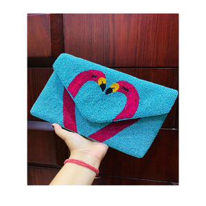 Elegante Bolso de Mano Tipo Sobre con Cuentas Blancas y Rayas, Forrado en Satén, Ideal para Fiestas - Product Image 2