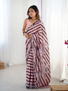 Sari Tradicional Kutchi con Bordado, Sari de Diseño en Chinnon, Sari Estampado en Chinnon, Sari Étnico con Trabajo Kutchi, Sari de Chinnon para Fiesta - Product Image 4