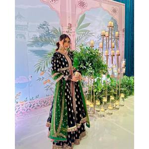 ชุดราตรีหรูหราพร้อม dupatta ชุดราตรีดีไซน์เนอร์สำหรับงานปาร์ตี้ - Product Image 5