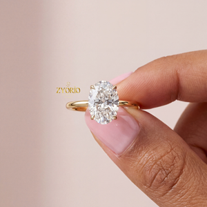 Anillo de Compromiso de Lujo con Diamante Ovalado de 1.20 Quilates, Corte EF VS1, en Plata de 18K con Diamantes Redondos Decorativos para Boda y Fiesta - Product Image 1