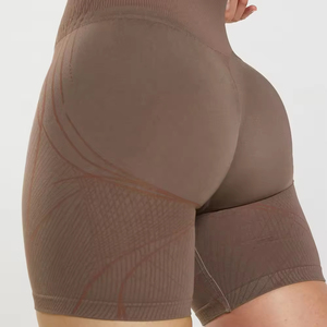 Shorts de Yoga Personalizados sin Costuras de Alta Calidad para Mujer, Ropa Deportiva para Gimnasio, Transpirable, Ecológica, con Tela con Memoria y Estampado Animal - Product Image 6