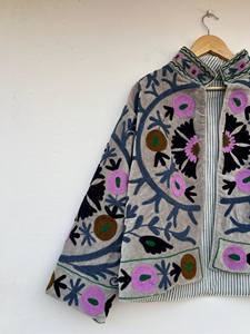 Manteau de mariage fait main pour festival |   Manteau d'hiver en velours Suzani à motif floral Duster pour festivals et mariages |   Bomber brodé - Product Image 2