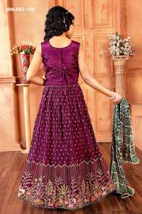 Nuevo conjunto de lehenga choli y dupatta para niños, de chinon pesado y hermoso, con bordado de hilo y lentejuelas, de proveedor de Surat. - Product Image 4