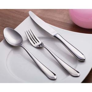 Ensemble de couteaux et fourchettes dorés de luxe de mariage en acier inoxydable, finition argent mat - Product Image 1