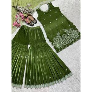 Magnifique ensemble Sharara et Dupatta pour femmes avec broderie à la main en perles pour les fêtes - Product Image 5